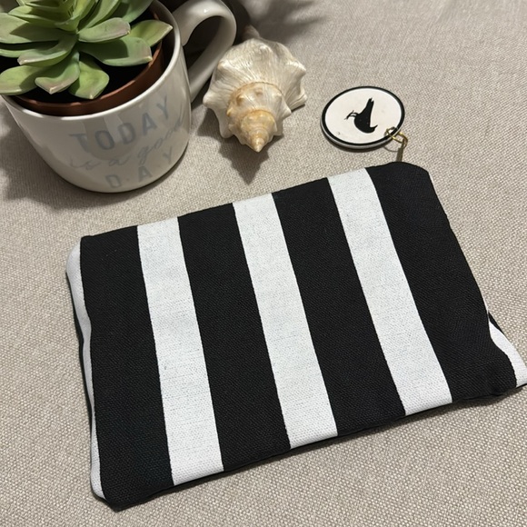 Free With $25 Purchase-ZipTop Pouch-Cute Coco Chanel Quote-Cotton Exterior-EUC - Picture 7 of 10